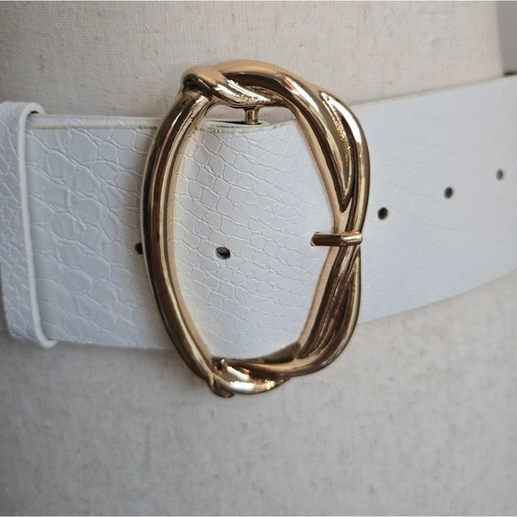 BCBGMaxAzria White Gold Buckle Embossed Wide Leather Statement Belt SZ XS/S